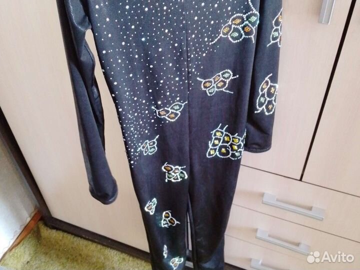 Гимнастический купальник, комбенизон