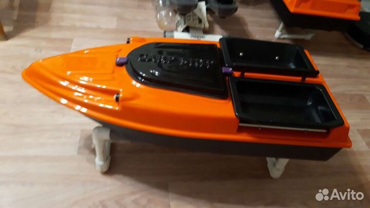 Прикормочный кораблик с GPS