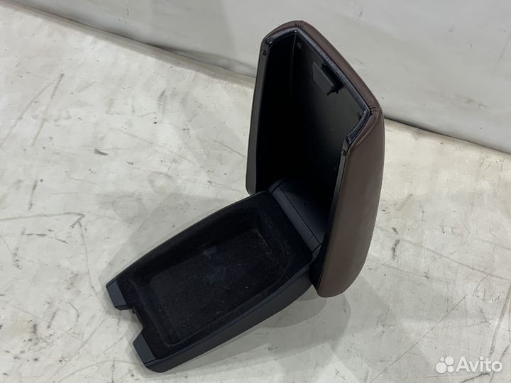 Подлокотник Audi A7 4G