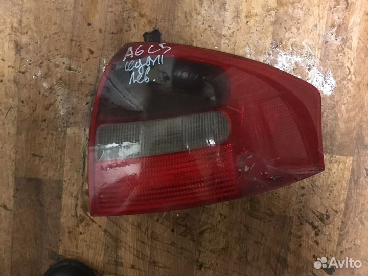 Фонарь задний правый Ауди А6 С5 седан