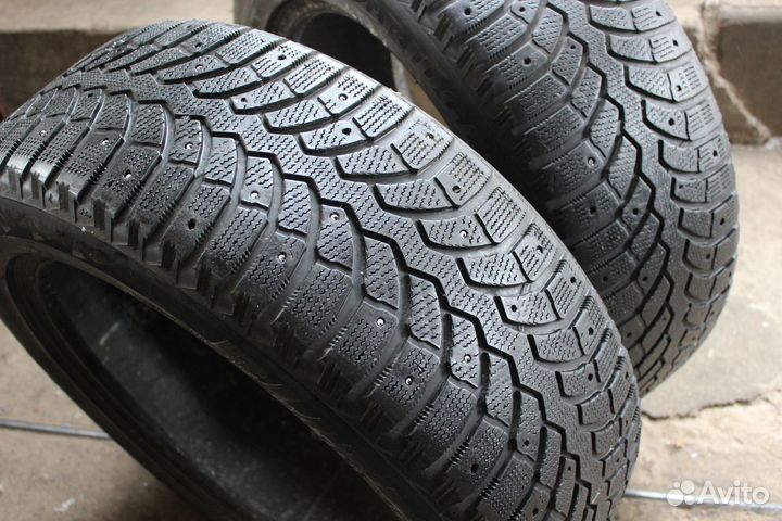 Bridgestone Blizzak Spike-01 225/55 R18 98T