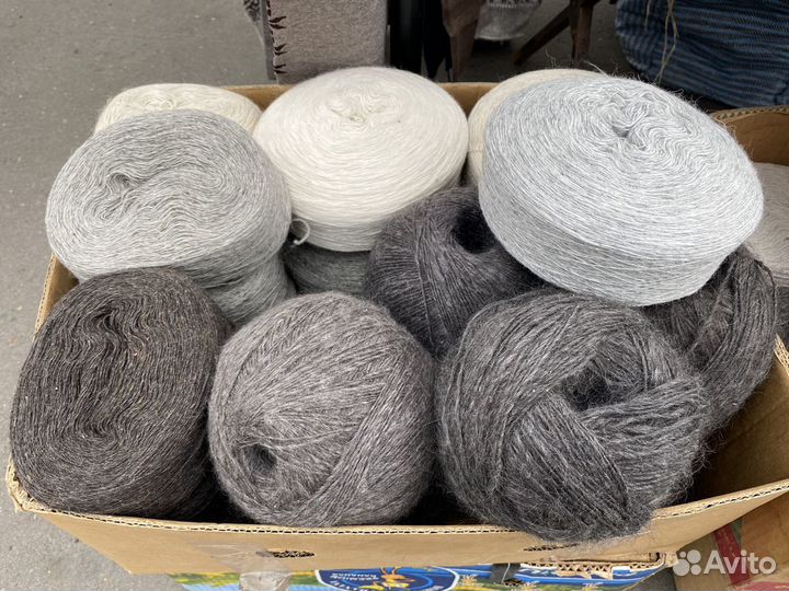 Пряжа для вязания, носки варежки