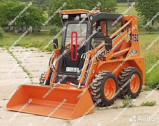 Стекло для мини-погрузчика Locust 752 / Locust 753