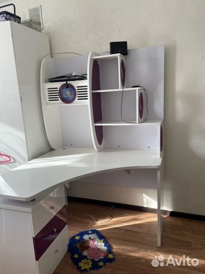 Продаю стол угловой