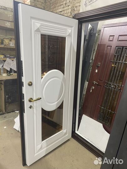 Дверь входная с терморазрывом и окном