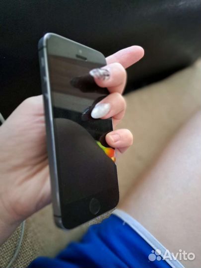 Телефон iPhone 5s