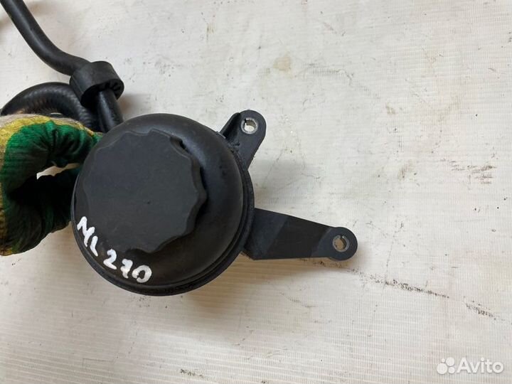 Бачок гидроусилителя Mercedes M-Class W163 OM612