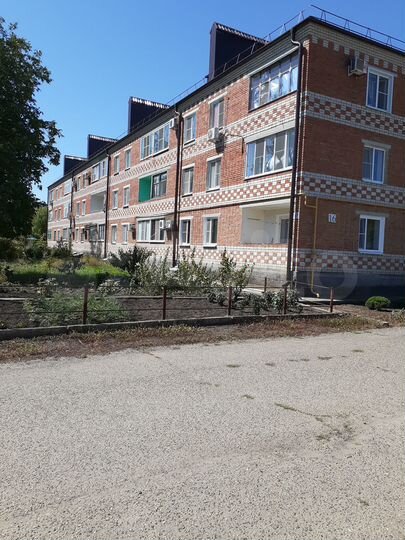 2-к. квартира, 52 м², 3/3 эт.