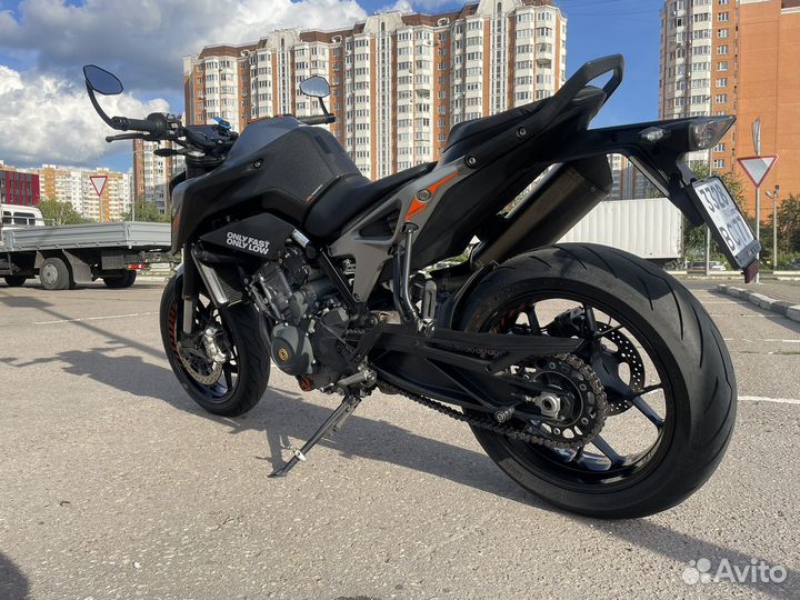 KTM duke 790