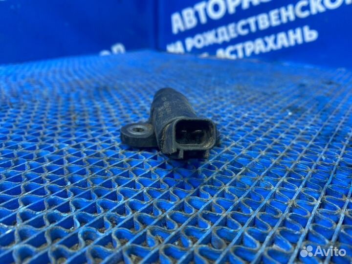 Датчик положения коленвала Ford Focus 1 седан