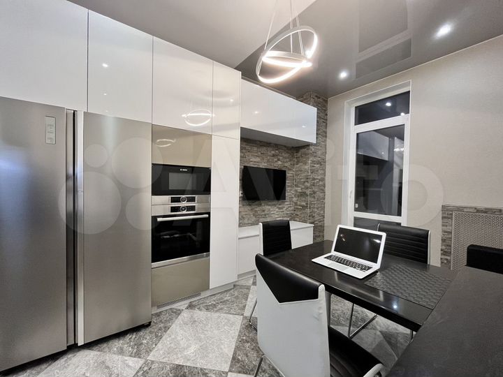 2-к. квартира, 80 м², 4/10 эт.