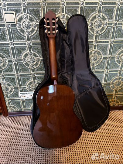 Классическая гитара yamaha c40