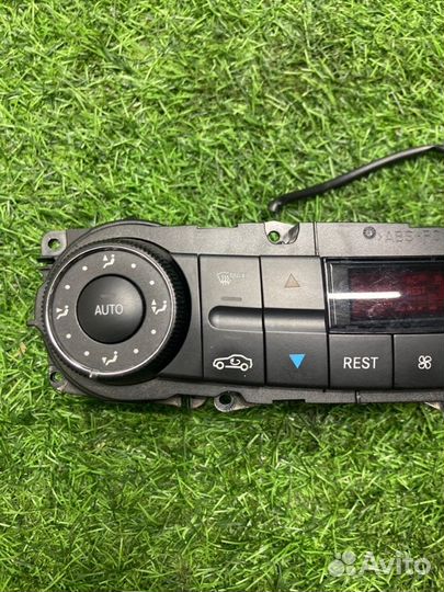 Блок управления климат-контролем Mercedes Cls W219