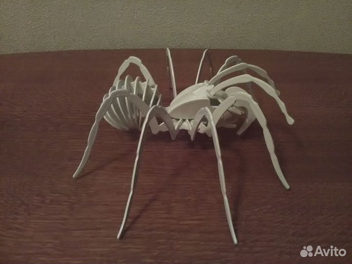 Паук металлический