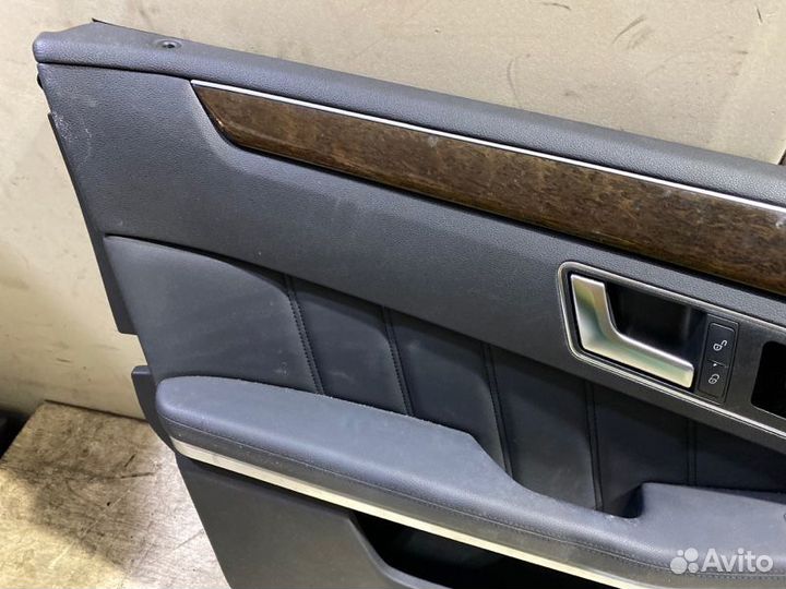 Обшивка двери передняя левая Mercedes-Benz E-Class