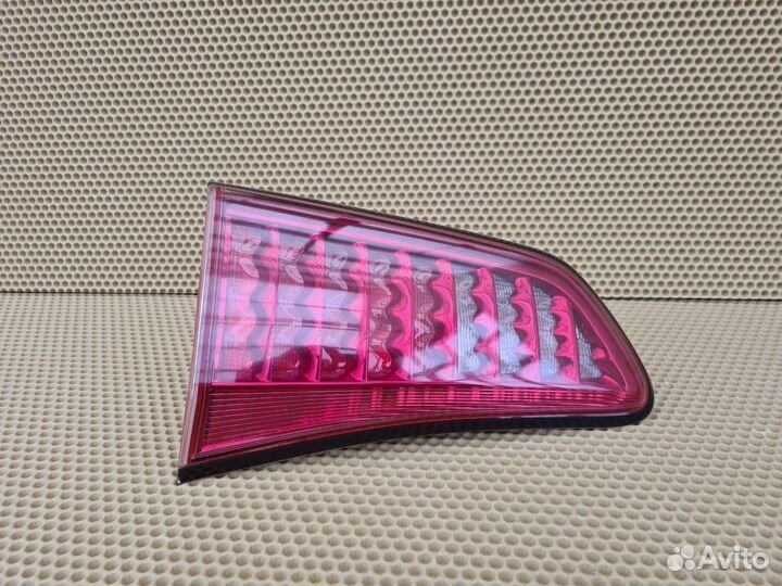 Фонарь в крышку багажника задний левый Infiniti