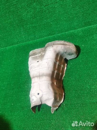 Тепловой экран Mazda Mpv 2.3 2005