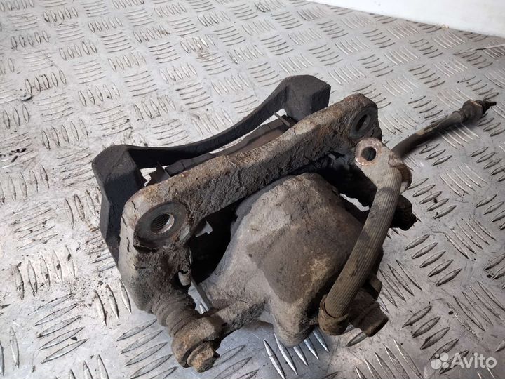 Суппорт передний правый Suzuki SX4