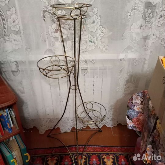 Подставка для цветов напольная металлическая