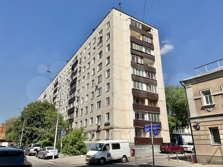 2-к. квартира, 44 м², 1/9 эт.