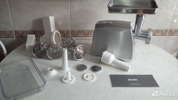 Мясорубка электрическая bork 500 + Овощерезка