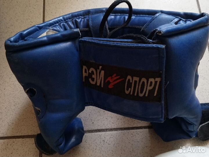 Боксерские перчатки и шлем комплект