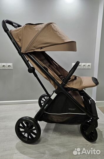 Прогулочная коляска Carrello Nero c автоскладывани