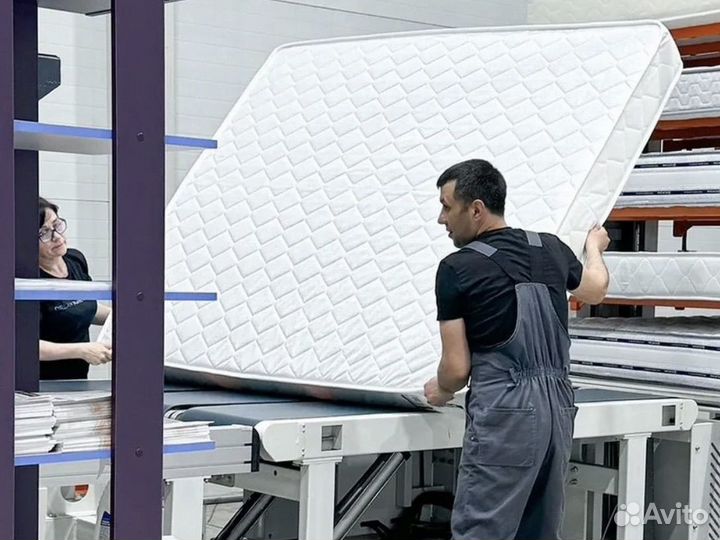 Матрас с пружинным блоком 160х200 новый