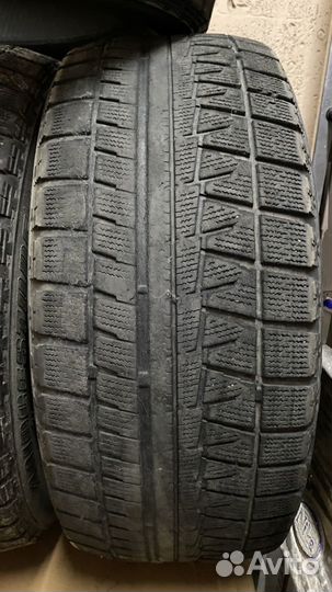 Bridgestone Blizzak Revo GZ 235/50 R17 96Q