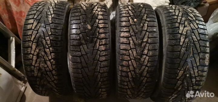Nokian Tyres Hakkapeliitta 7 285/60 R18 и 285/60 R18