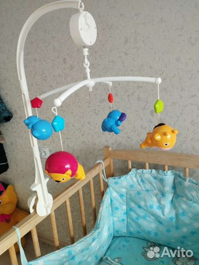 Музыкальный мобиль на кроватку