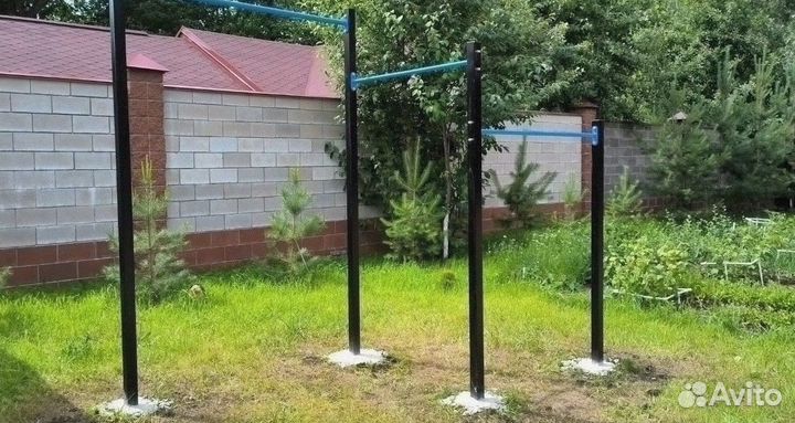 Уличный турник для всей семьи можно и качели