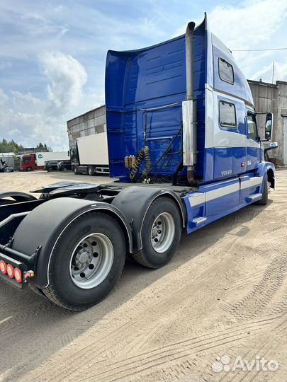 Volvo VNL 780, 2003