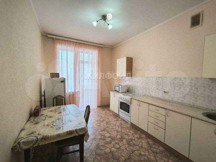 2-к. квартира, 80 м², 3/9 эт.