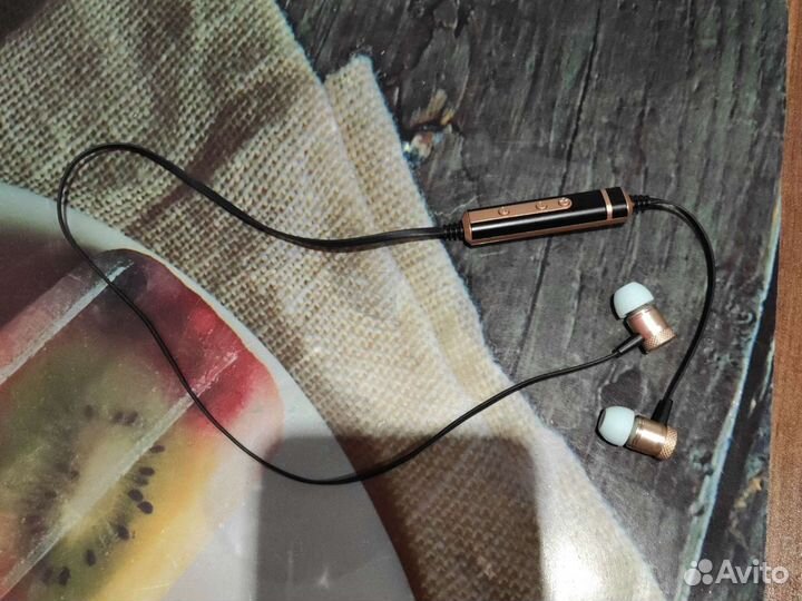 Беспроводные bluetooth наушники бу