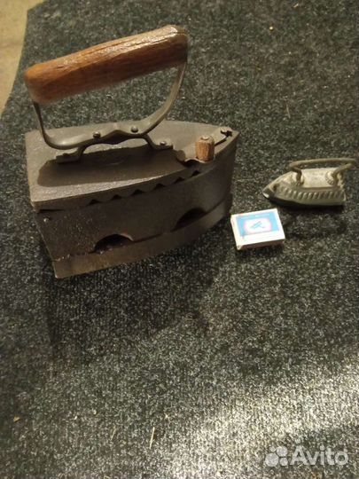 Старинный утюг