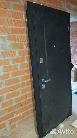 Новая входная металлическая дверь