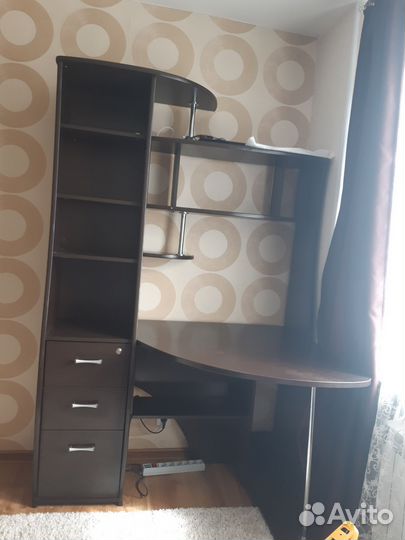 Письменный стол