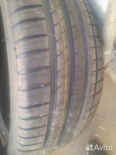 Michelin Pilot Sport 4 SUV 245/45 R20 и 275/40 R20 106Y