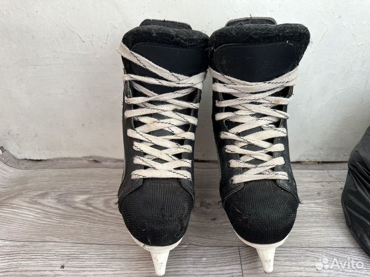 Коньки хоккейные детские