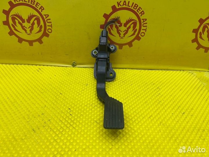 Педаль газа Jeep Patriot 2.0 ECD 2010