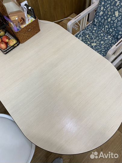 Овальный стол