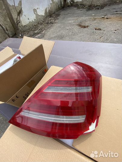 Задний рест фонарь w221