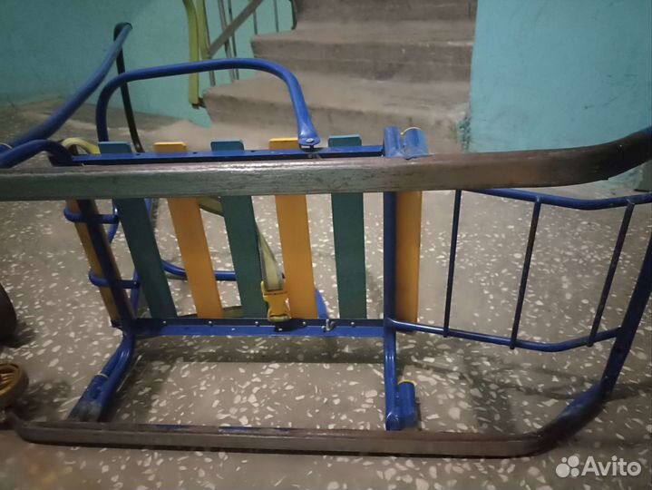 Детские санки с ручкой
