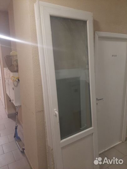 Двери пластиковые со стеклом бу