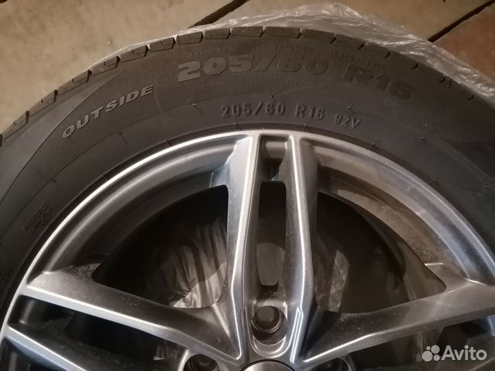 R16 Pirelli Formula Energy 205/60, PCD 5x114.3 DIA 66.7