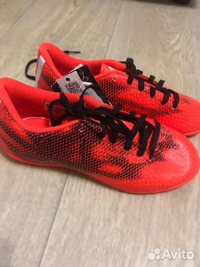 Кроссовки Adidas 35 размер на мальчика футзал
