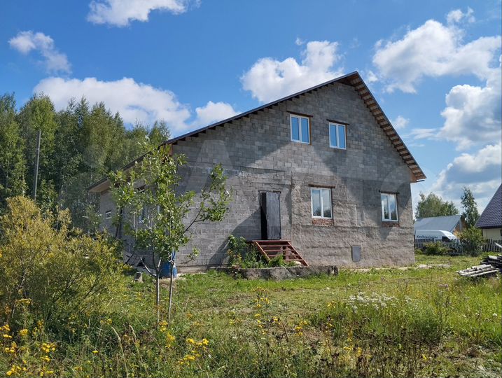 Дом 181,9 м² на участке 12,8 сот.