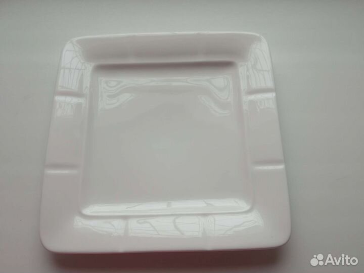 Квадратная тарелка