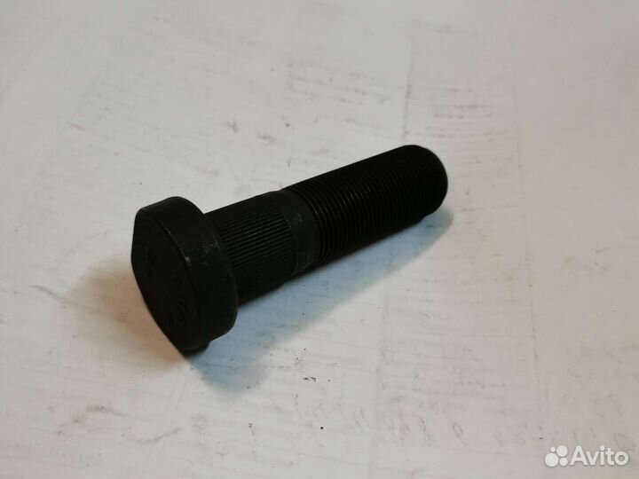 Болт крепления колеса М22х1,5х77mm SAF 2